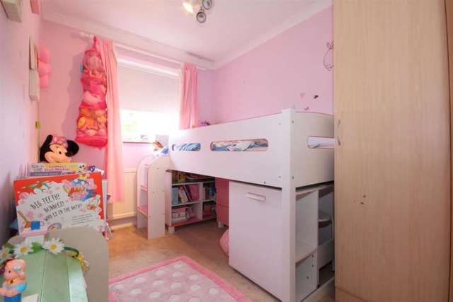  Image of 3 bedroom Detached house for sale in Stuarts Close Hemel Hempstead HP3 at Stuarts Close  Hemel Hempstead, HP3 9EP