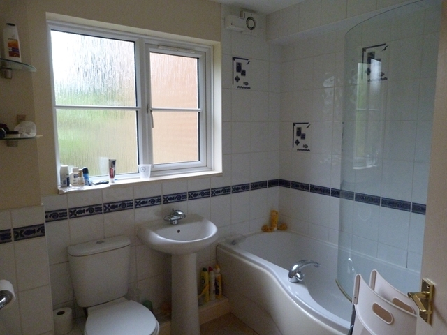  Image of 1 bedroom Flat to rent in Pearce Close Mitcham CR4 at Pearce close  Mitcham, CR4 2GP