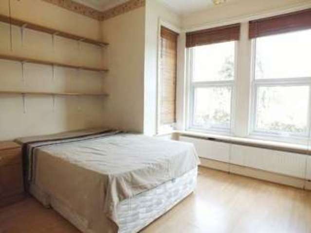  Image of 4 bedroom Semi-Detached house for sale in Suffolk Avenue Shirley Southampton SO15 at Suffolk Avenue  Southampton, SO15 5EF