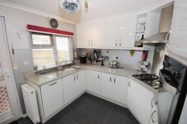  Image of 2 bedroom Bungalow for sale in Glenives Close St. Ives Ringwood BH24 at Ringwood  St Ives, BH24 2PD
