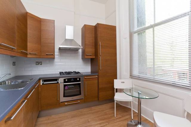  Image of 1 bedroom Ground Flat to rent in Sutherland Avenue London W9 at Sutherland Avenue  London, W9 2HQ