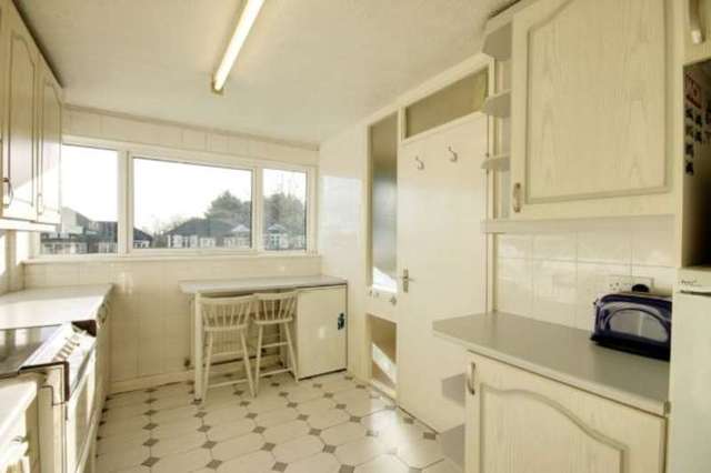  Image of 2 bedroom Flat to rent in Chigwell Road London E18 at Chigwell Road  London, E18 1TP
