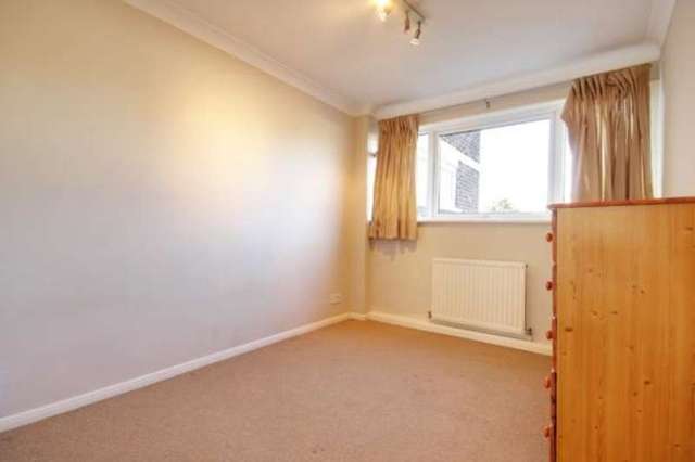  Image of 2 bedroom Flat to rent in Chigwell Road London E18 at Chigwell Road  London, E18 1TP