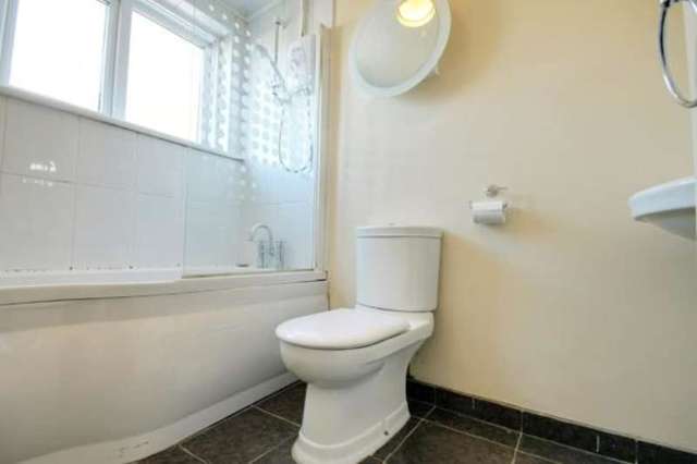  Image of 2 bedroom Flat to rent in Chigwell Road London E18 at Chigwell Road  London, E18 1TP