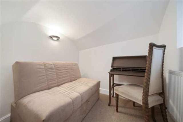  Image of 1 bedroom Property to rent in Sydney Street London SW3 at London, SW3 6PX