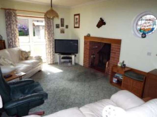  Image of 4 bedroom Bungalow for sale in Mulfords Hill Tadley RG26 at Tadley Hampshire Tadley, RG26 3LQ
