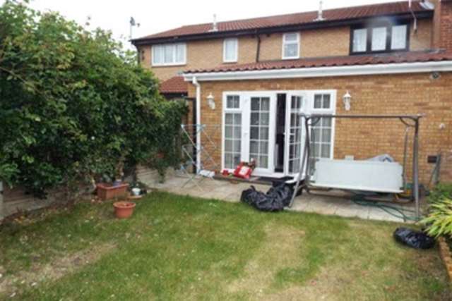  Image of 3 bedroom Detached house to rent in Talisman Close Goodmayes Ilford IG3 at Ilford, IG3 9JA