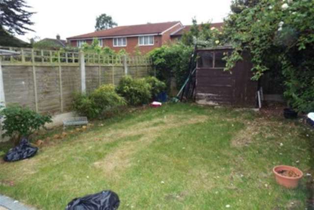  Image of 3 bedroom Detached house to rent in Talisman Close Goodmayes Ilford IG3 at Ilford, IG3 9JA