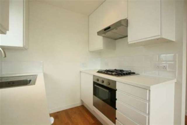  Image of 1 bedroom Flat to rent in Milford Road Pennington Lymington SO41 at Lymington, SO41 8DU