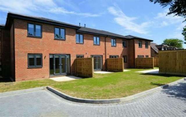  Image of 2 bedroom Flat to rent in The Bevers Mortimer Common Reading RG7 at The Bevers  Reading, RG7 3SP
