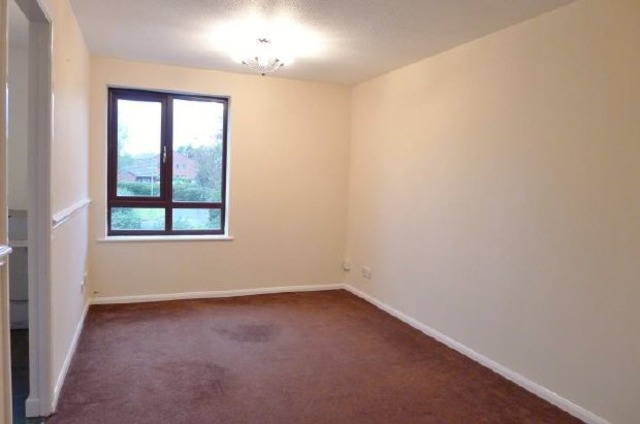  Image of 1 bedroom Flat to rent in The Chase Fareham PO14 at Titchfield Common Fareham Not specified, PO14 4DN