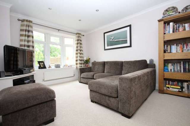  Image of 4 bedroom Terraced house to rent in The Close Henley-on-Thames RG9 at Henley-On-Thames, RG9 1SR