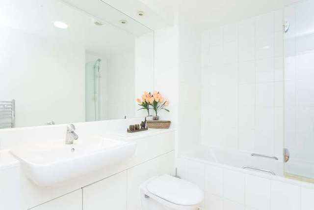  Image of 2 bedroom Apartment to rent in Albert Basin Way London E16 at Albert Basin Way  London, E16 2QZ