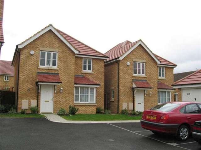  Image of 4 bedroom Detached house to rent in The Orchards Cherry Hinton Cambridge CB1 at Cherry Hinton, CB1 9HD