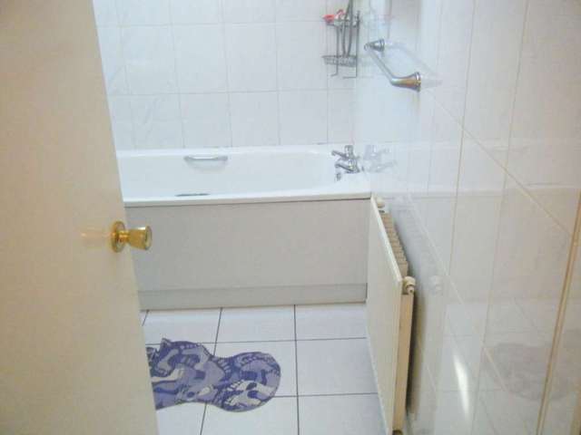  Image of 1 bedroom Apartment to rent in The Polygon Eccles Manchester M30 at The Polygon Eccles Manchester, M30 0DS