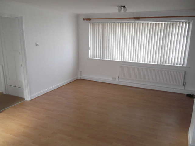  Image of 3 bedroom Semi-Detached house to rent in Sea Front Hayling Island PO11 at Hayling Island Hampshire, PO11 0AN