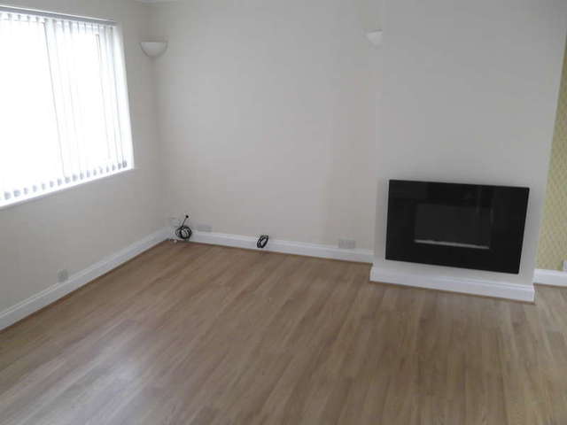  Image of 3 bedroom Semi-Detached house to rent in Sea Front Hayling Island PO11 at Hayling Island Hampshire, PO11 0AN