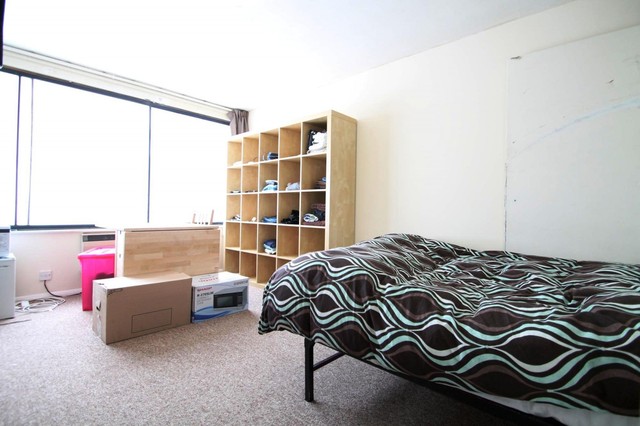  Image of Studio flat to rent in St. Marks Hill Surbiton KT6 at St. Marks Hill  Surbiton, KT6 4PY
