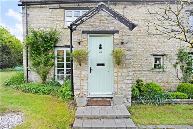  Image of 4 bedroom Property for sale in Heath Lane Bladon Woodstock OX20 at 22 Heath Lane Bladon Oxfordshire, OX20 1SB