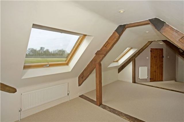  Image of 4 bedroom Property for sale in Heath Lane Bladon Woodstock OX20 at 22 Heath Lane Bladon Oxfordshire, OX20 1SB