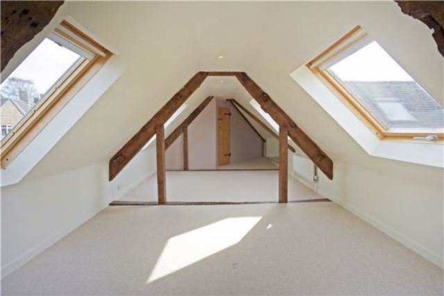  Image of 4 bedroom Property for sale in Heath Lane Bladon Woodstock OX20 at 22 Heath Lane Bladon Oxfordshire, OX20 1SB