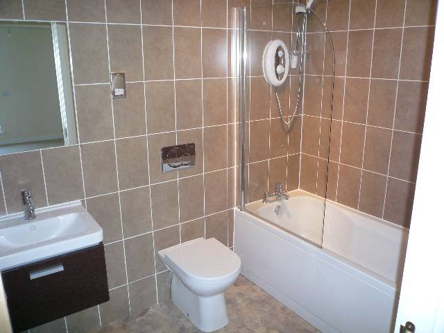  Image of 2 bedroom Flat to rent in Thorntreeside Edinburgh EH6 at Easter Road Edinburgh Edinburgh, EH6 8FF