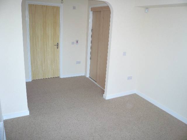  Image of 2 bedroom Flat to rent in Thorntreeside Edinburgh EH6 at Easter Road Edinburgh Edinburgh, EH6 8FF