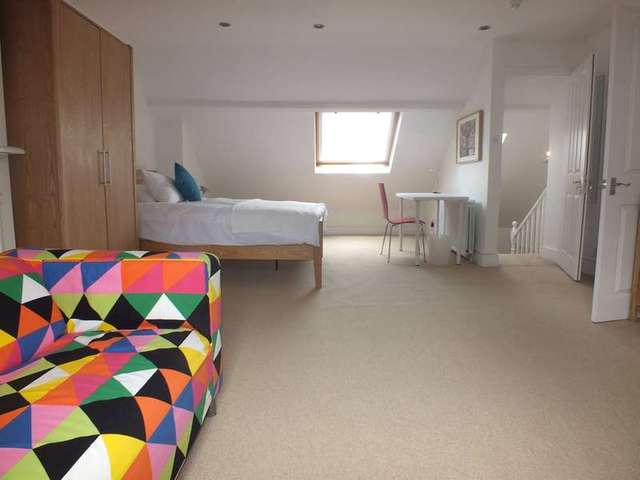  Image of 1 bedroom Detached house to rent in Tilehurst Road Reading RG30 at Reading Berkshire Reading, RG30 2LX