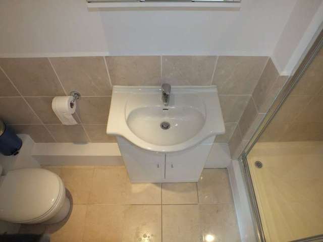  Image of 1 bedroom Detached house to rent in Tilehurst Road Reading RG30 at Reading Berkshire Reading, RG30 2LX