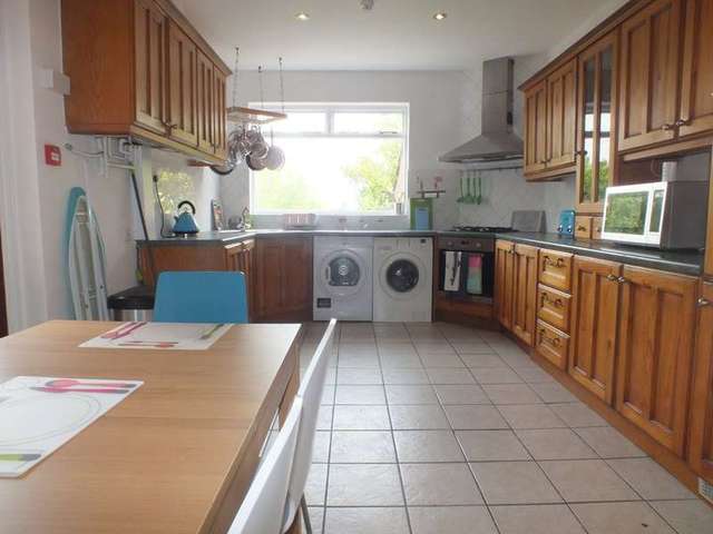 Image of 1 bedroom Detached house to rent in Tilehurst Road Reading RG30 at Reading Berkshire Reading, RG30 2LX