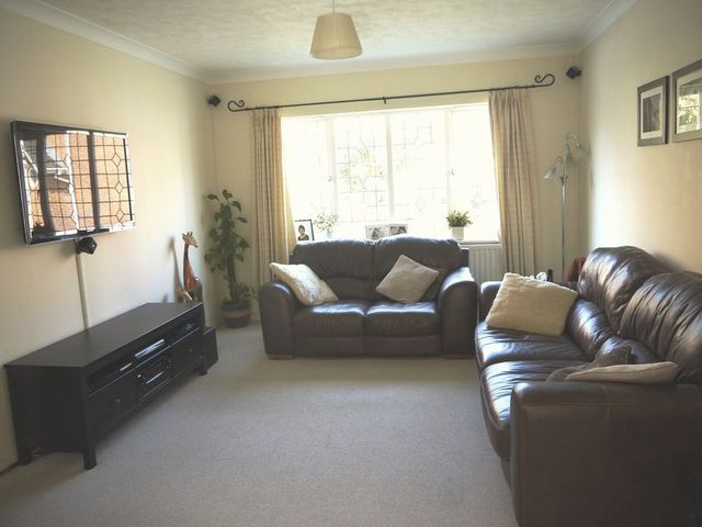  Image of 4 bedroom Detached house to rent in Branewick Close Titchfield Fareham PO15 at Branewick Close Titchfield Park Fareham, PO15 5RS