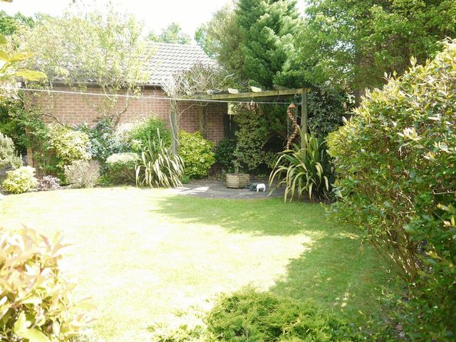  Image of 4 bedroom Detached house to rent in Branewick Close Titchfield Fareham PO15 at Branewick Close Titchfield Park Fareham, PO15 5RS