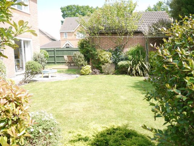  Image of 4 bedroom Detached house to rent in Branewick Close Titchfield Fareham PO15 at Branewick Close Titchfield Park Fareham, PO15 5RS