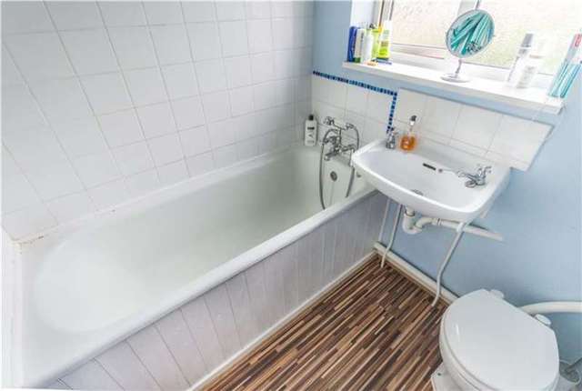  Image of 2 bedroom Terraced house for sale in Topham Way Cambridge CB4 at Cambridge, CB4 3RA