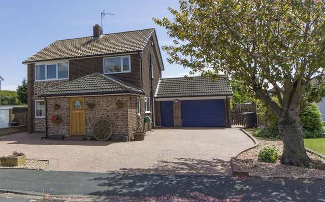  Image of 4 bedroom Detached house for sale in Tudor Close Thorpe Willoughby Selby YO8 at Thorpe Willoughby Selby Thorpe Willoughby, YO8 9NP
