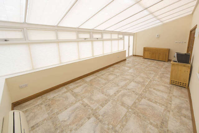  Image of 4 bedroom Detached house for sale in Tudor Close Thorpe Willoughby Selby YO8 at Thorpe Willoughby Selby Thorpe Willoughby, YO8 9NP