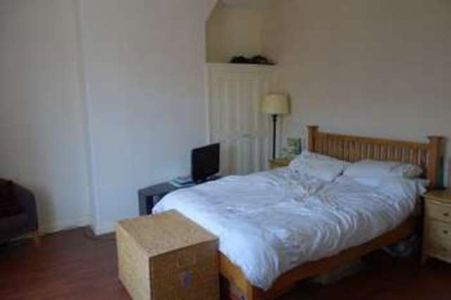  Image of 3 bedroom Terraced house for sale in Turf Lane Royton Oldham OL2 at Oldham Lancashire Oldham, OL2 6ET