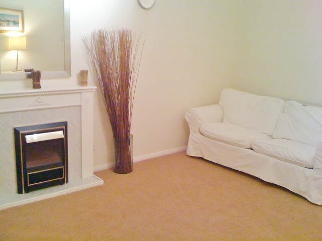  Image of 1 bedroom Flat to rent in Tytler Gardens Edinburgh EH8 at Abbeyhill Edinburgh Edinburgh, EH8 8HQ