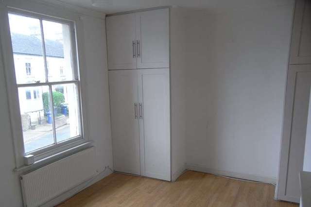  Image of 1 bedroom Flat for sale in Union Street High Barnet Barnet EN5 at Union Street  HIGH BARNET, EN5 4HZ