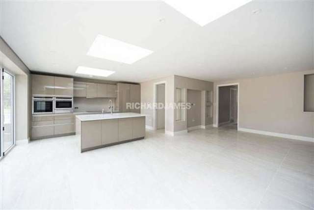  Image of 5 bedroom Detached house for sale in Uphill Road London NW7 at Mill Hill, NW7 4RB