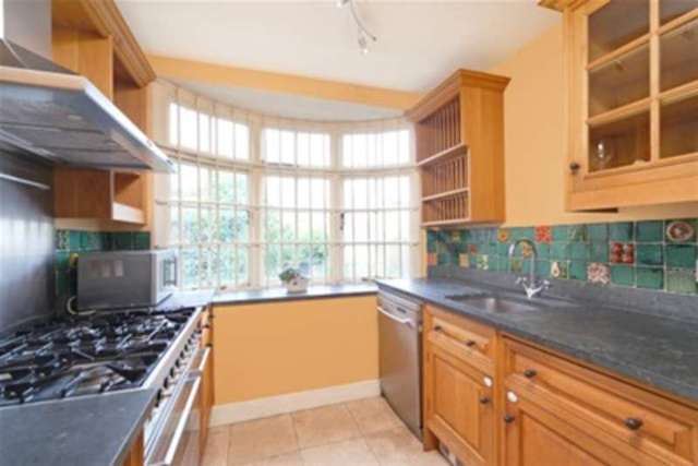  Image of 3 bedroom Detached house to rent in Upper Cheyne Row London SW3 at London, SW3 5JN