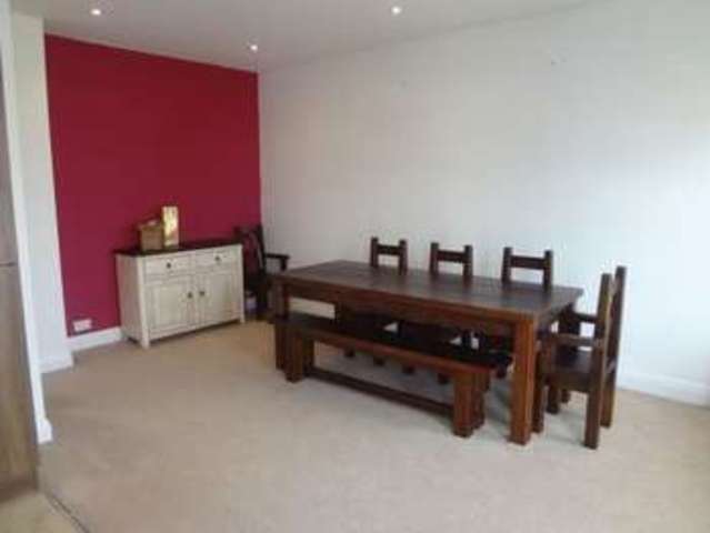  Image of 2 bedroom Flat to rent in Uxbridge Road Hatch End Pinner HA5 at Uxbridge Road Hatch End Pinner, HA5 4JS