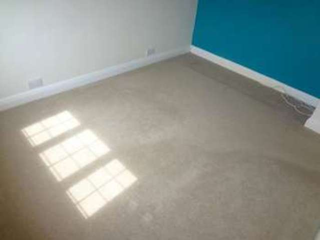  Image of 2 bedroom Flat to rent in Uxbridge Road Hatch End Pinner HA5 at Uxbridge Road Hatch End Pinner, HA5 4JS