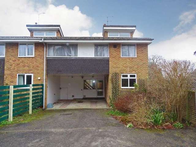  Image of 4 bedroom Detached house for sale in Vermont Close Southampton SO16 at Bassett  Southampton, SO16 7LT