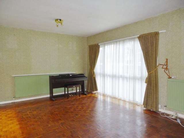  Image of 4 bedroom Detached house for sale in Vermont Close Southampton SO16 at Bassett  Southampton, SO16 7LT