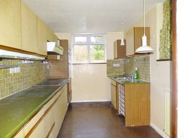  Image of 4 bedroom Detached house for sale in Vermont Close Southampton SO16 at Bassett  Southampton, SO16 7LT