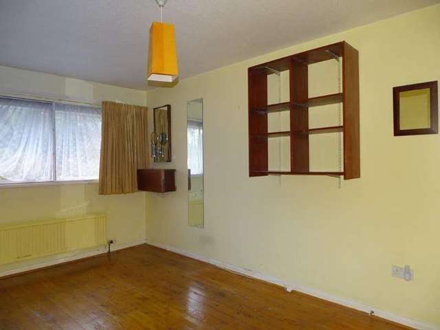  Image of 4 bedroom Detached house for sale in Vermont Close Southampton SO16 at Bassett  Southampton, SO16 7LT