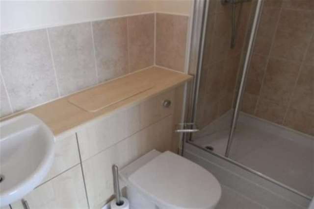  Image of 2 bedroom Flat to rent in Victoria Terrace Kilmarnock KA1 at Kilmarnock, KA1 3JR