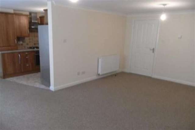  Image of 2 bedroom Flat to rent in Victoria Terrace Kilmarnock KA1 at Kilmarnock, KA1 3JR