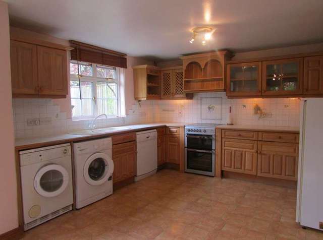  Image of 4 bedroom Semi-Detached house to rent in Village Street Moulsford Wallingford OX10 at Moulsford  Wallingford, OX10 9JQ
